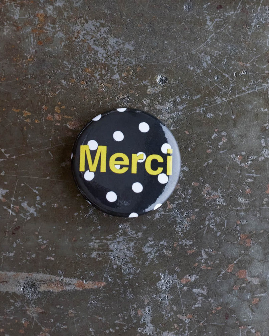 Merci - badge - White Dots