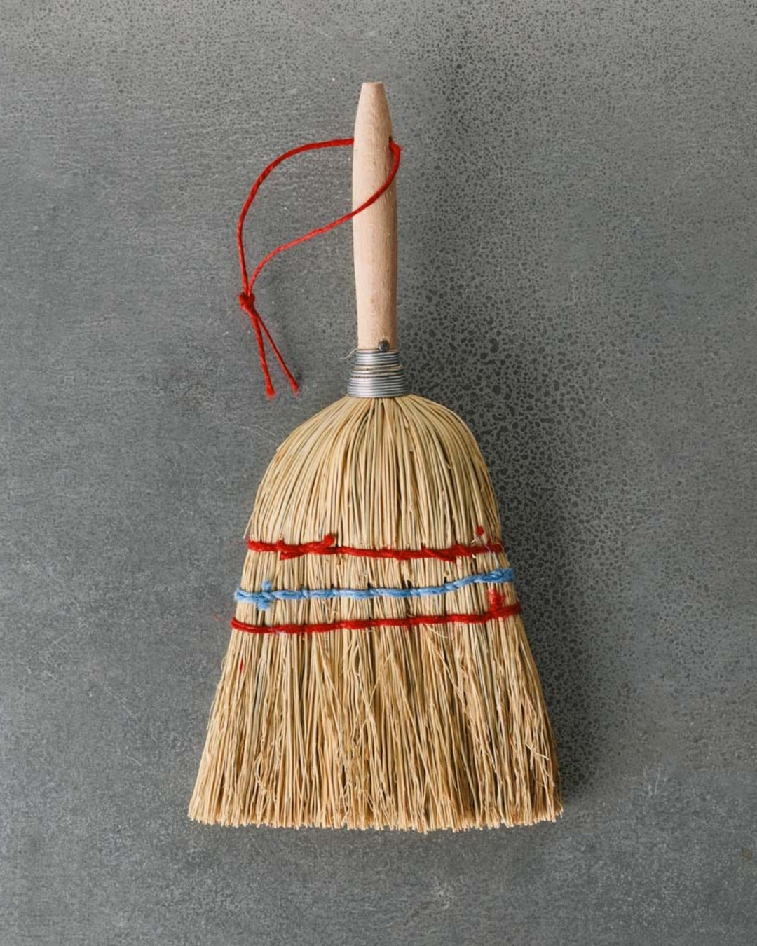 Mini straw brush