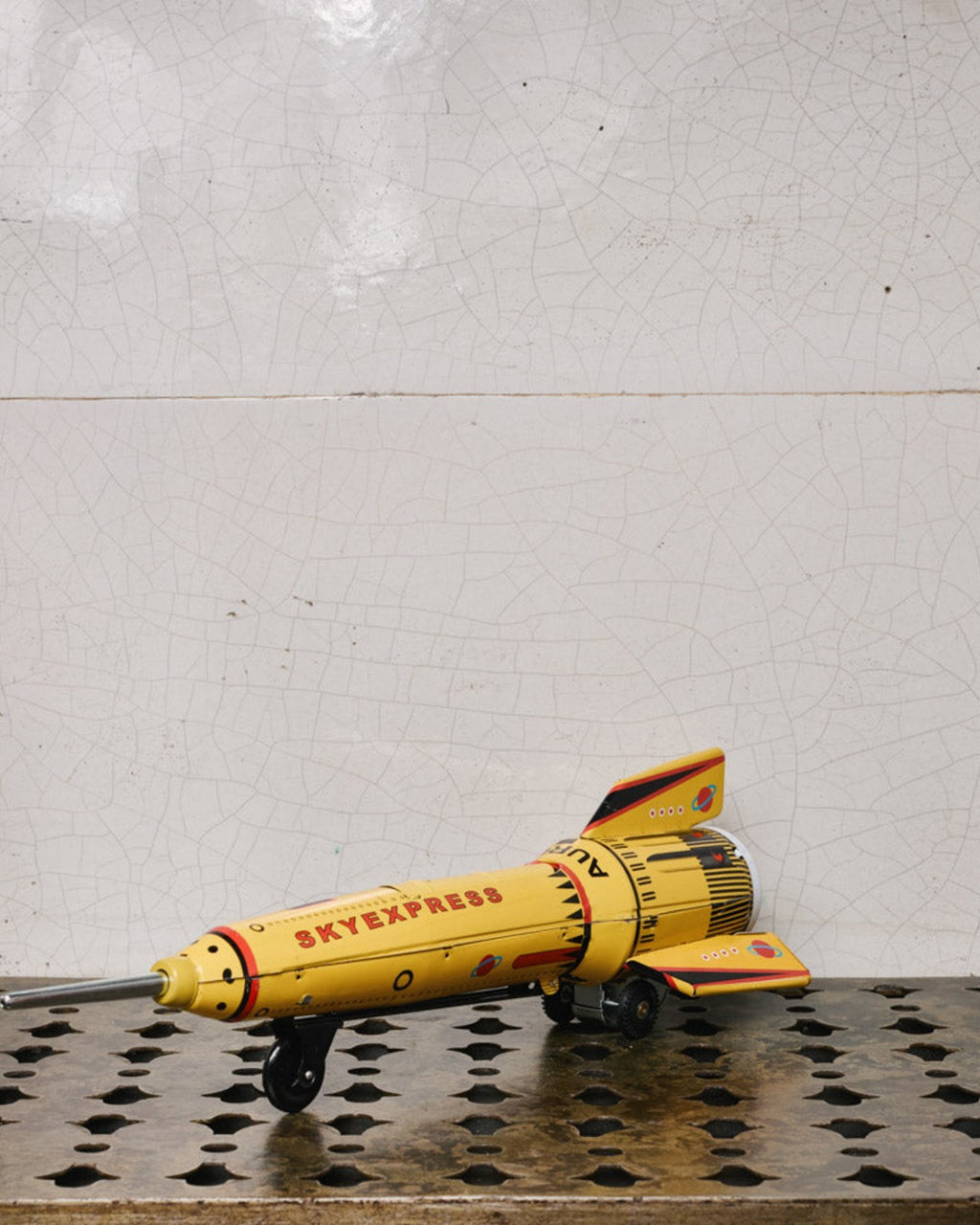 Die Blechfabrik - Toy - Yellow Space Rocket