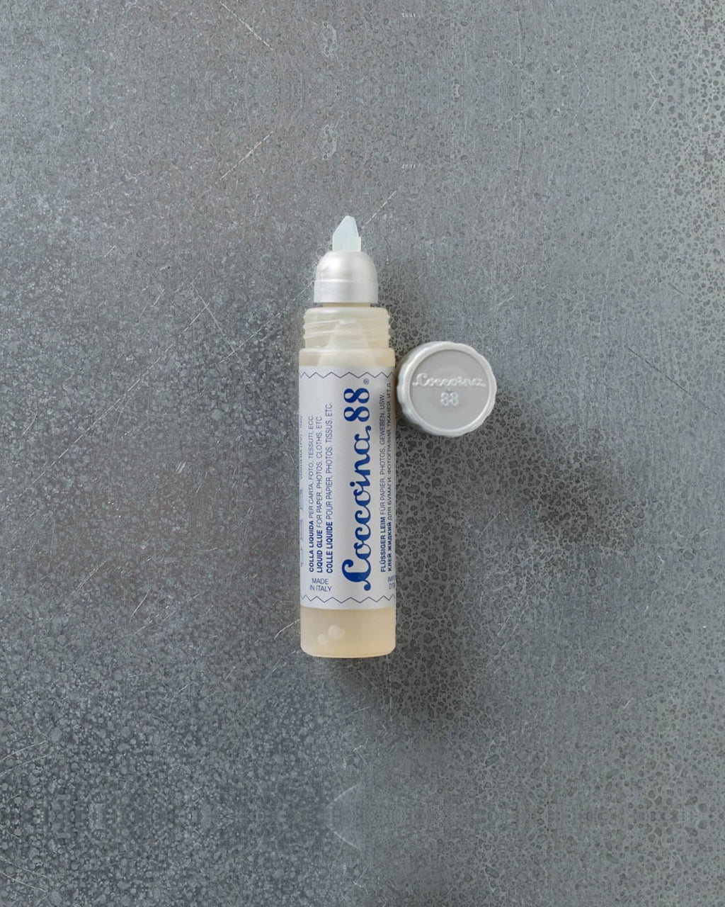Tube De Colle Liquide