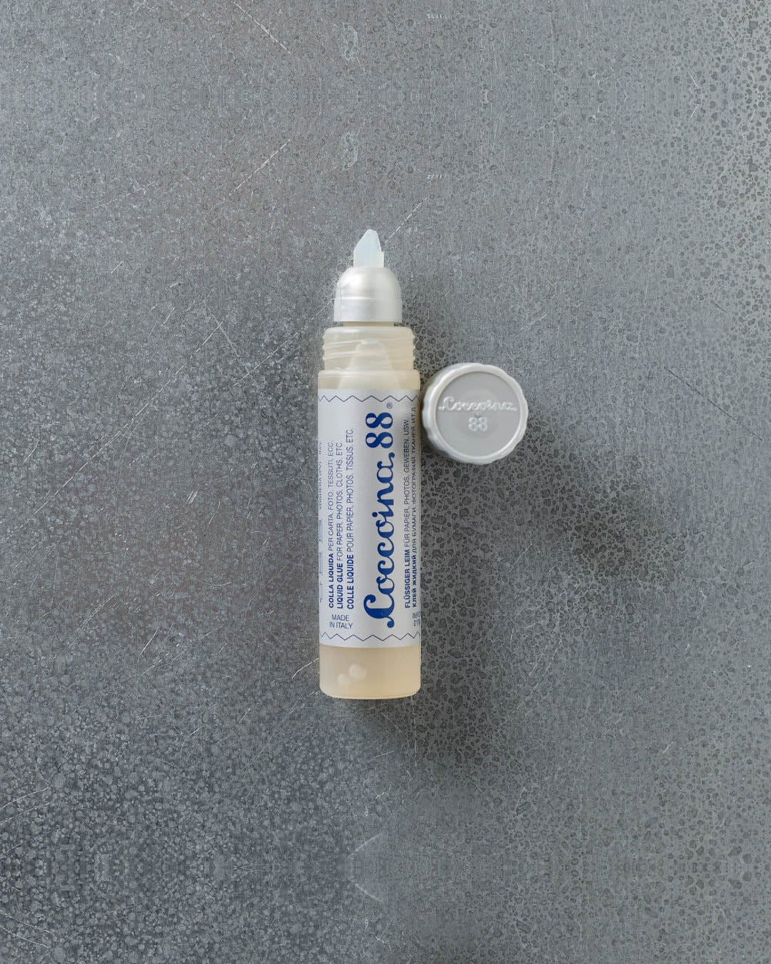 Tube De Colle Liquide