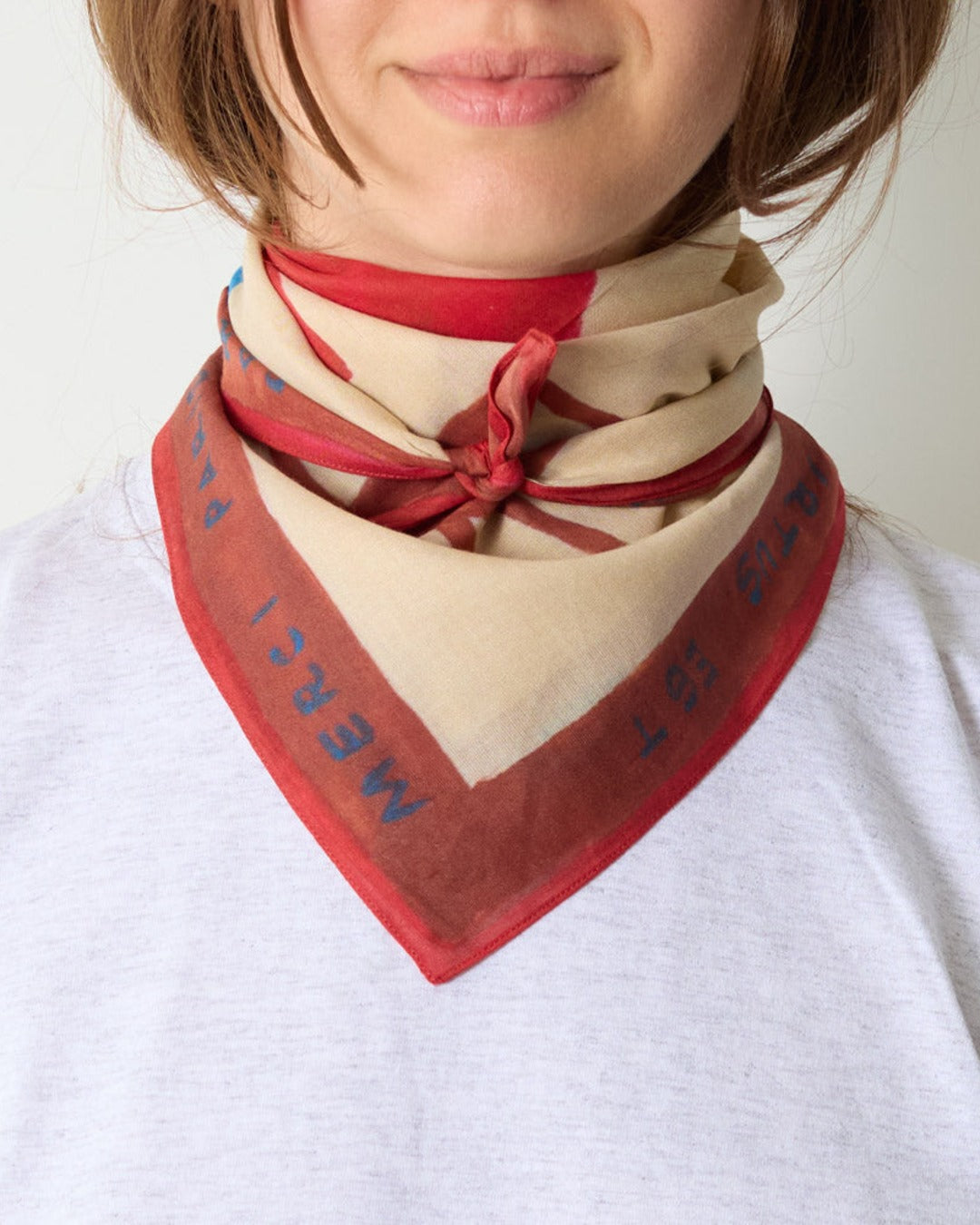 Merci - Ars Vivendi Virtus Est Bandana - Red, Blue & Beige