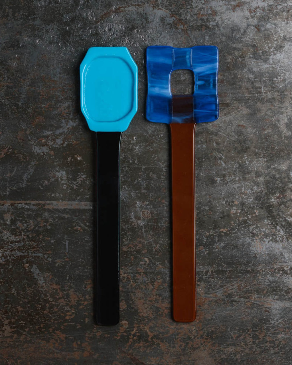 Saudade Collective - Couverts De Service En Verre - Marron Rouge