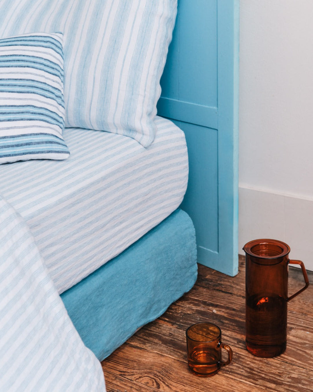 Merci - Washed linen fitted sheet - Primary Blue Paintbrush Stripes