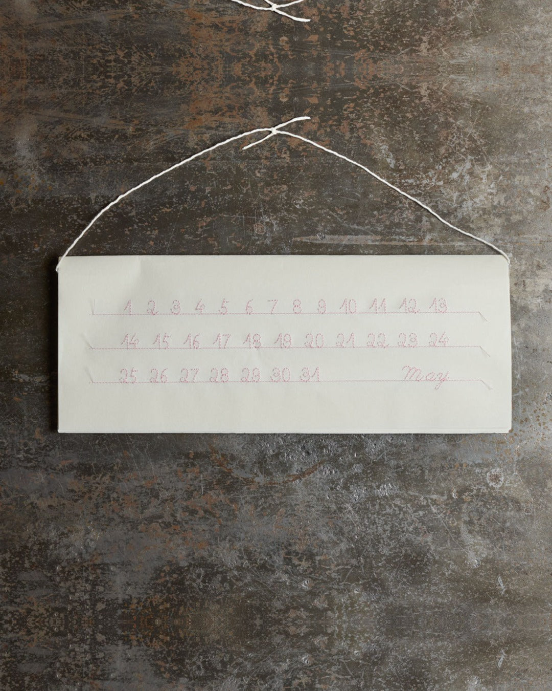 Kkuyo - Wire Wall Calendar