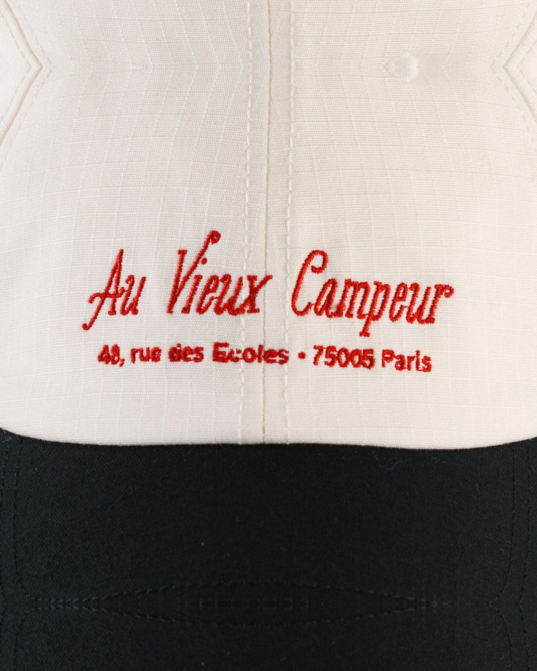 Au Vieux Campeur - Congés Payés - Michel Cap - Blue & White