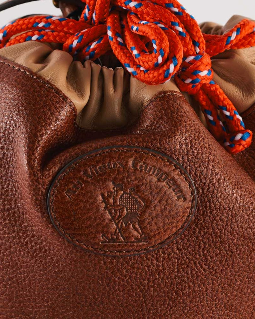 Au Vieux Campeur - Congés Payés - Climber leather Bag - Camel & Beige