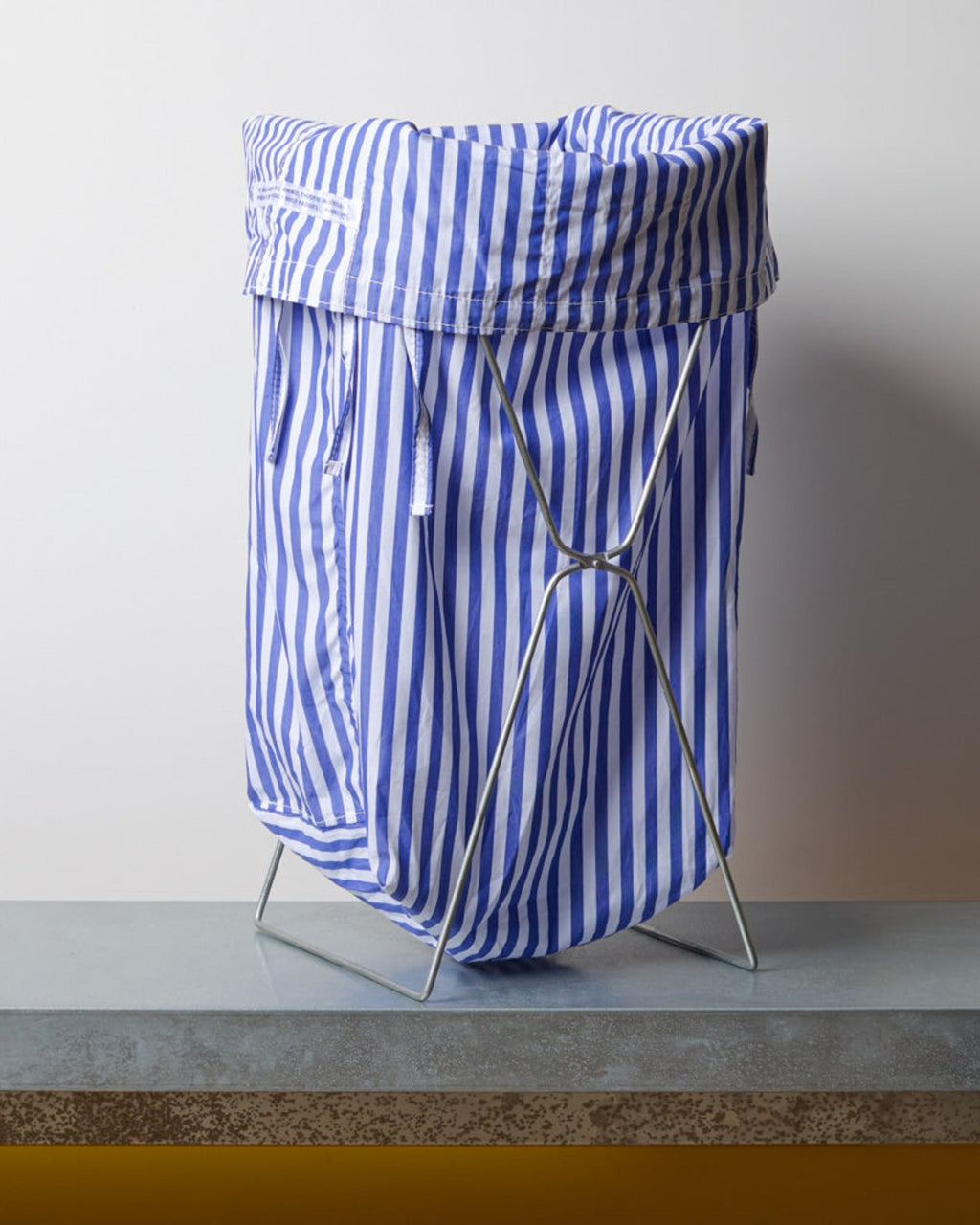 Puebco - Panier À Linge - Rayures Bleues