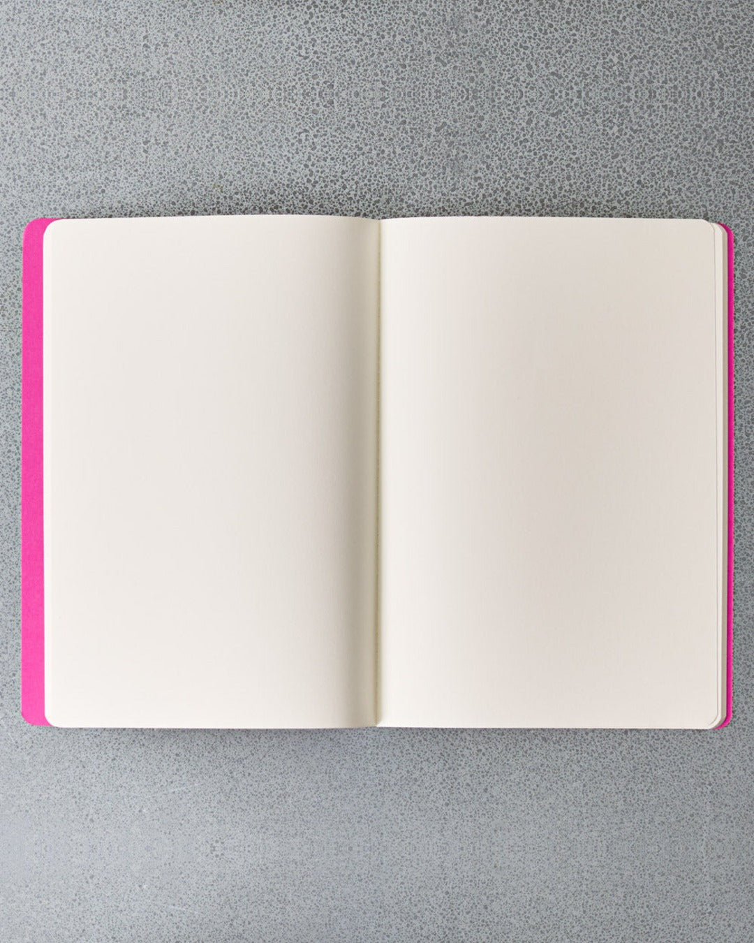 Apartamento - Dragon Fruit Pink Notebook