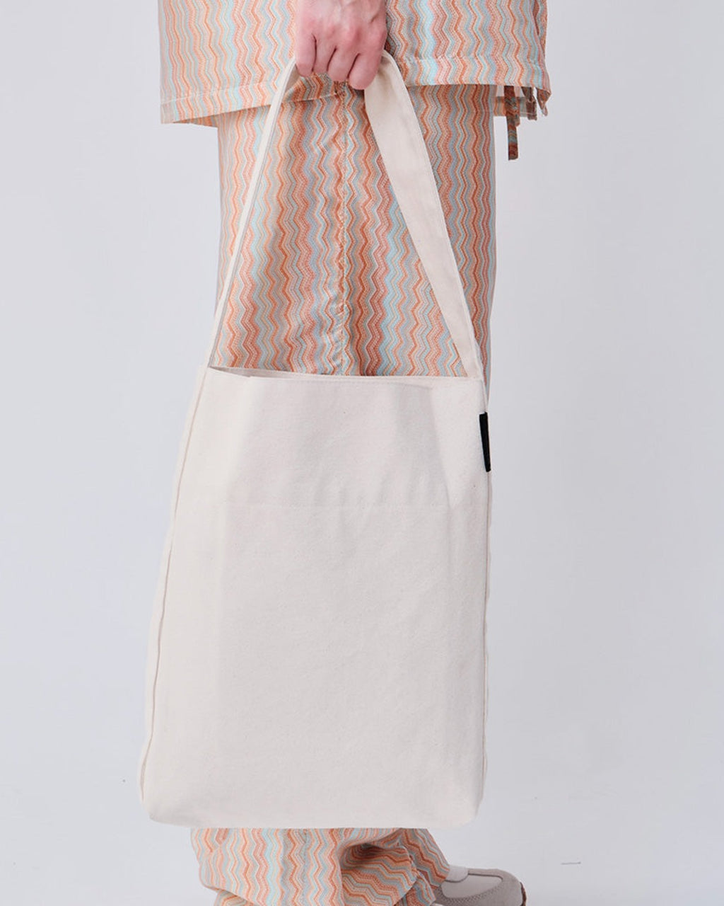 Kaan - Midi Bucket Tote Bag - Natural