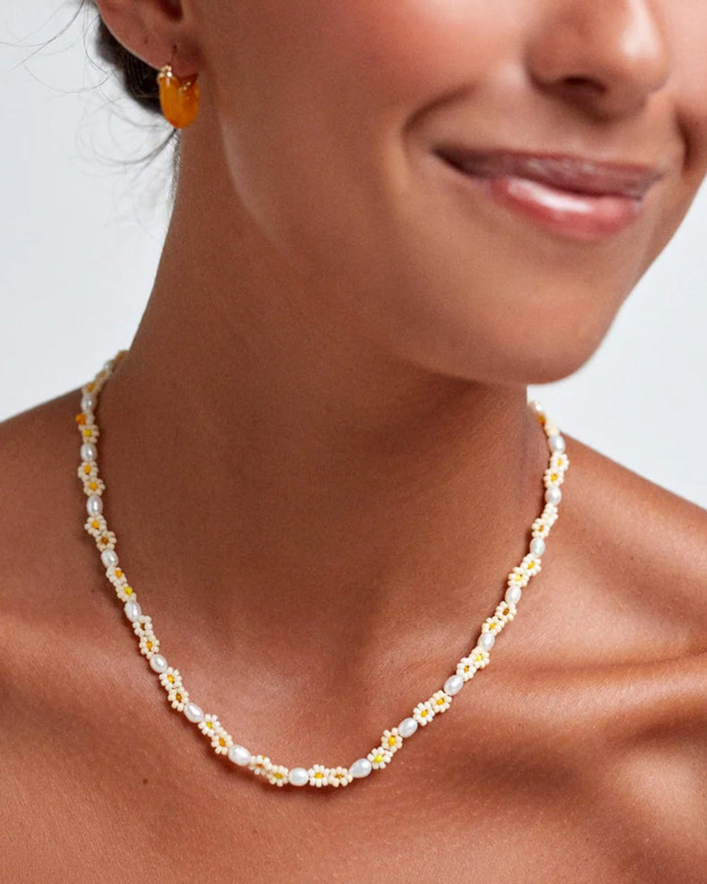 Anni Lu - Daisy Flower Necklace - Pearl Yellow