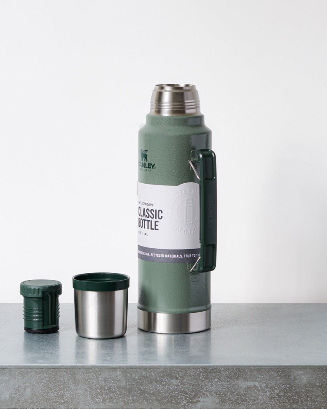 Stanley - Classic Legendary Insulated Bottle - 1.4L - Green
