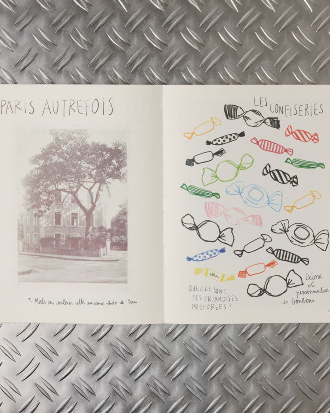 Hachette Pratique - Book - Paris Activity Book - Zoé de las Cases