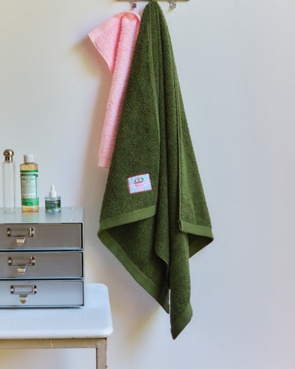 Merci - Serviette De Bain En Éponge - Kaki Ombre