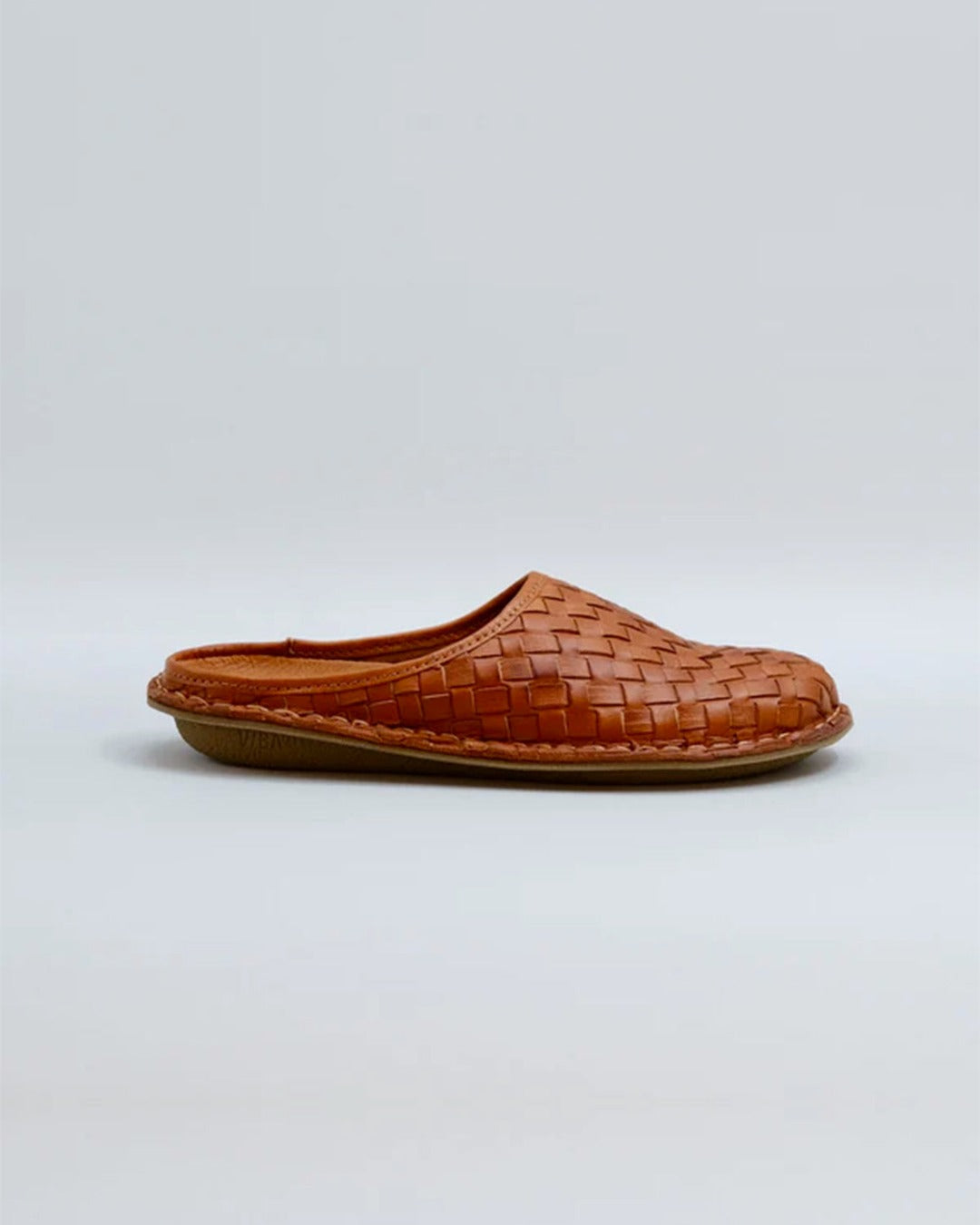 Vibae - Woven Roma Clog - Cognac brown