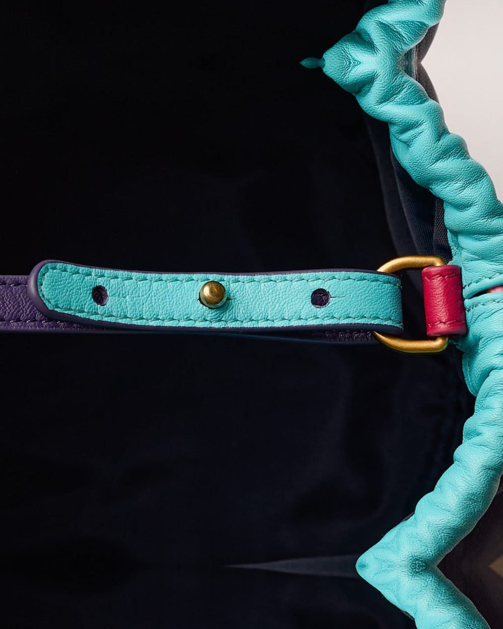 Au Vieux Campeur - Paid Leave - Climber Bag - Purple Turquoise & Pink