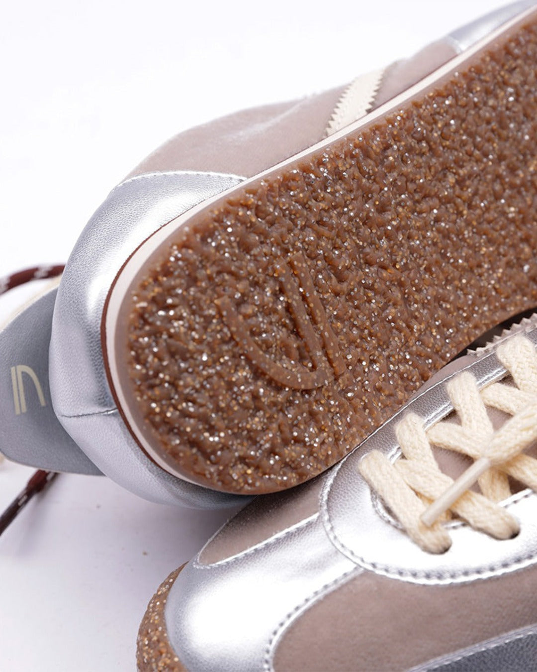 Puraai - 6.02 Panther sneakers - Radio