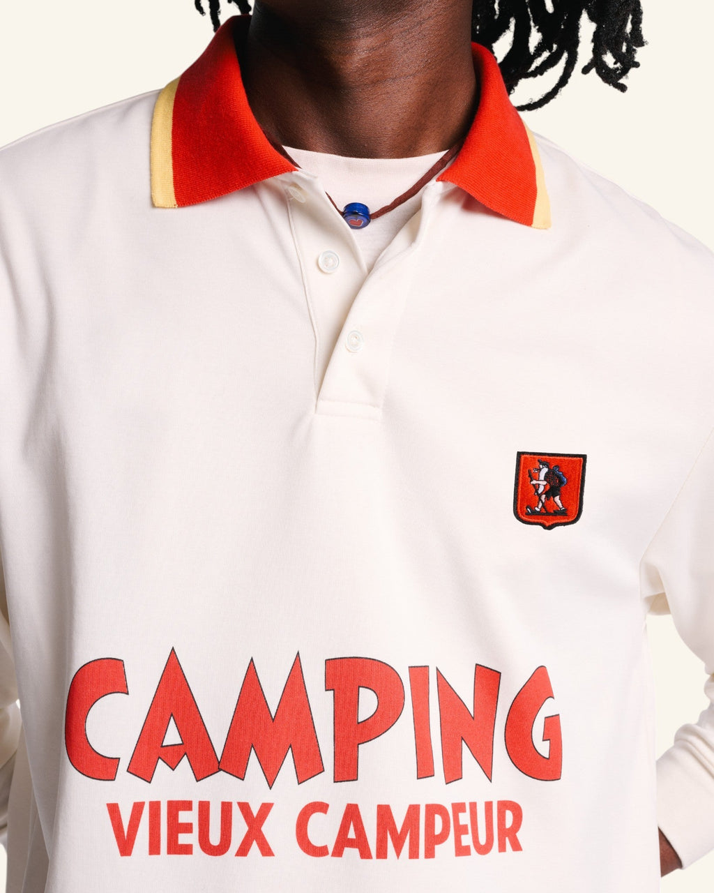 Au Vieux Campeur - Congés Payés - Polo Camping - Blanc & Rouge