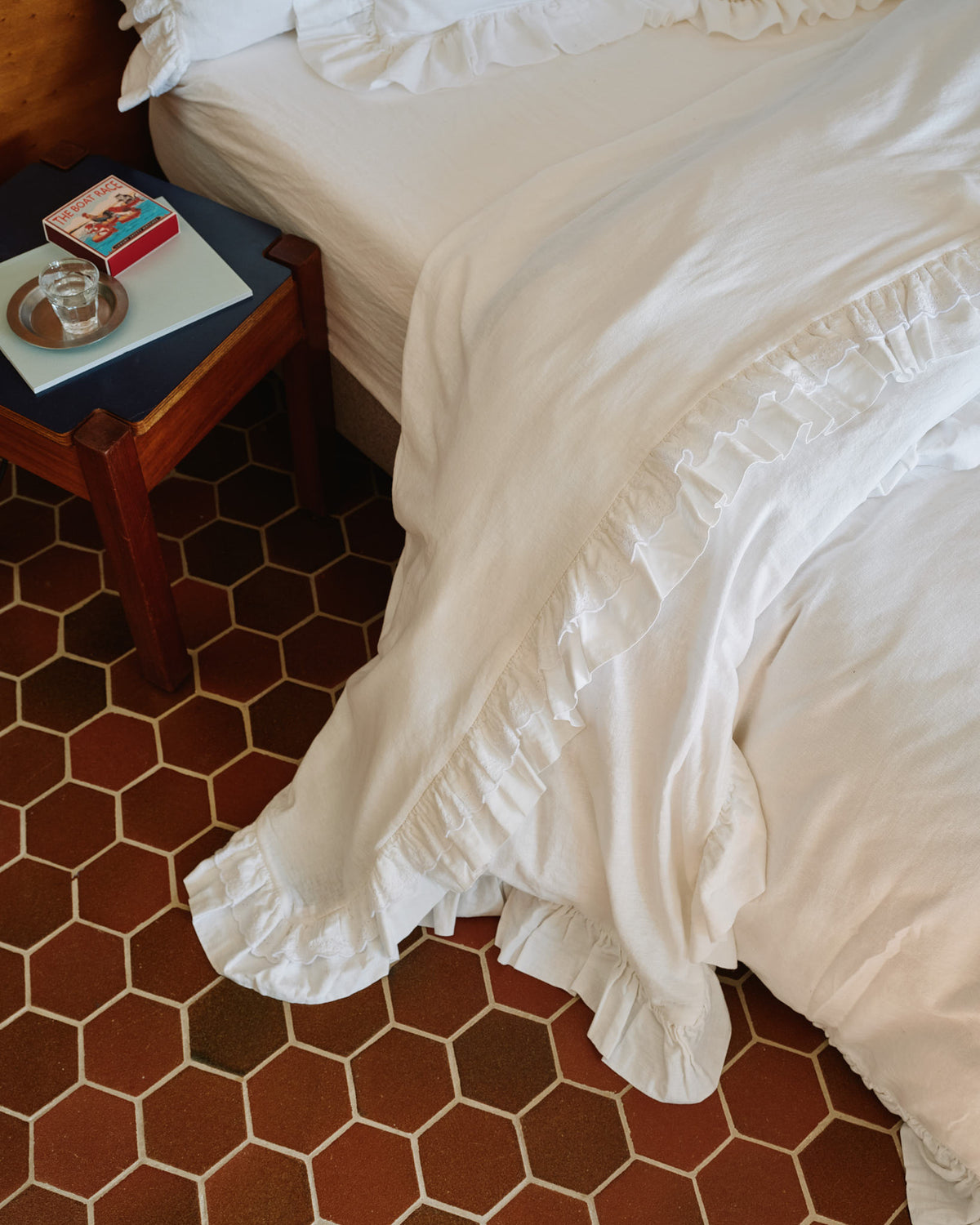 Merci - Embroidered Linen Bedding Set - 02 Oeillet
