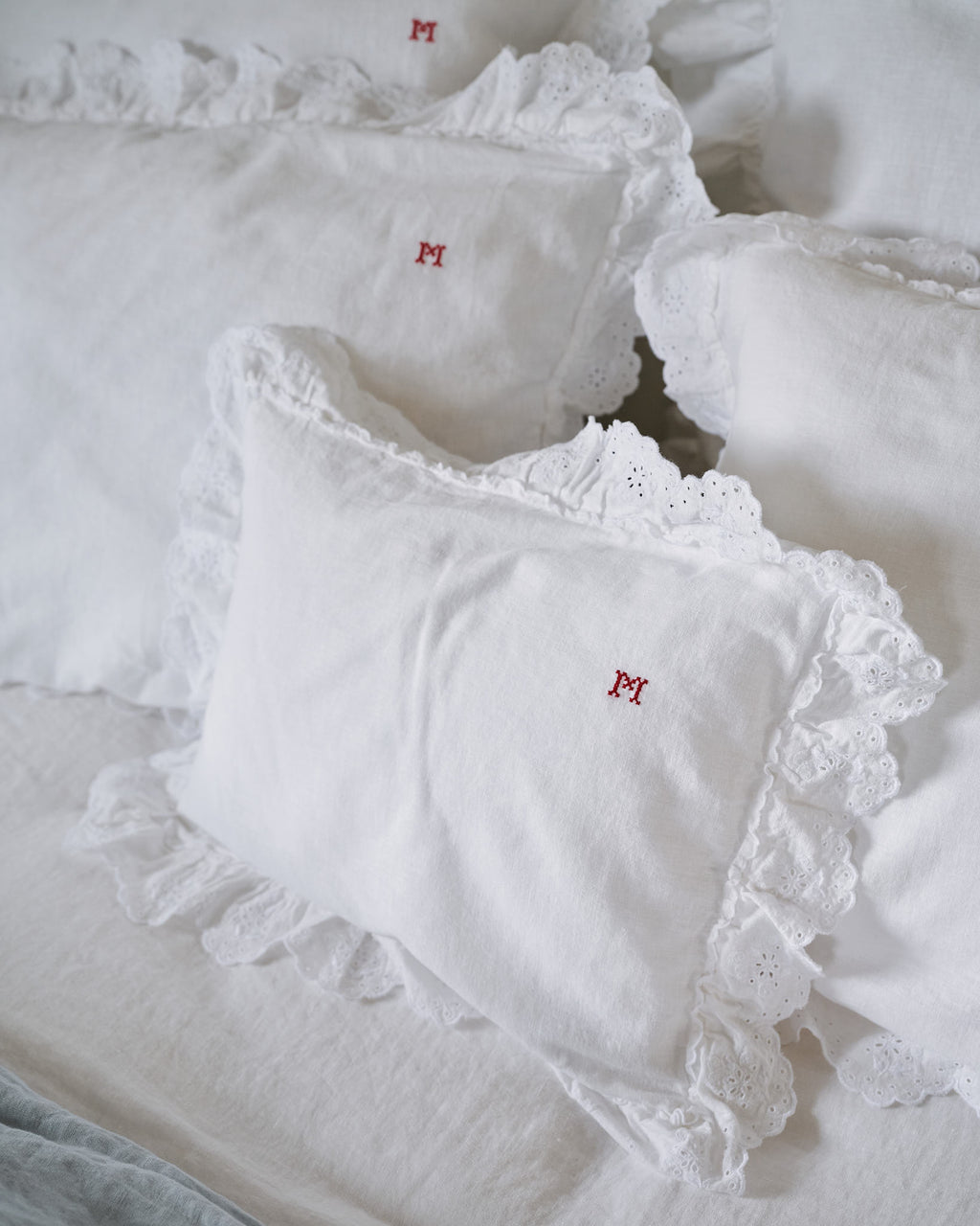 Merci - Embroidered Linen Bedding Set - 03 Ajour