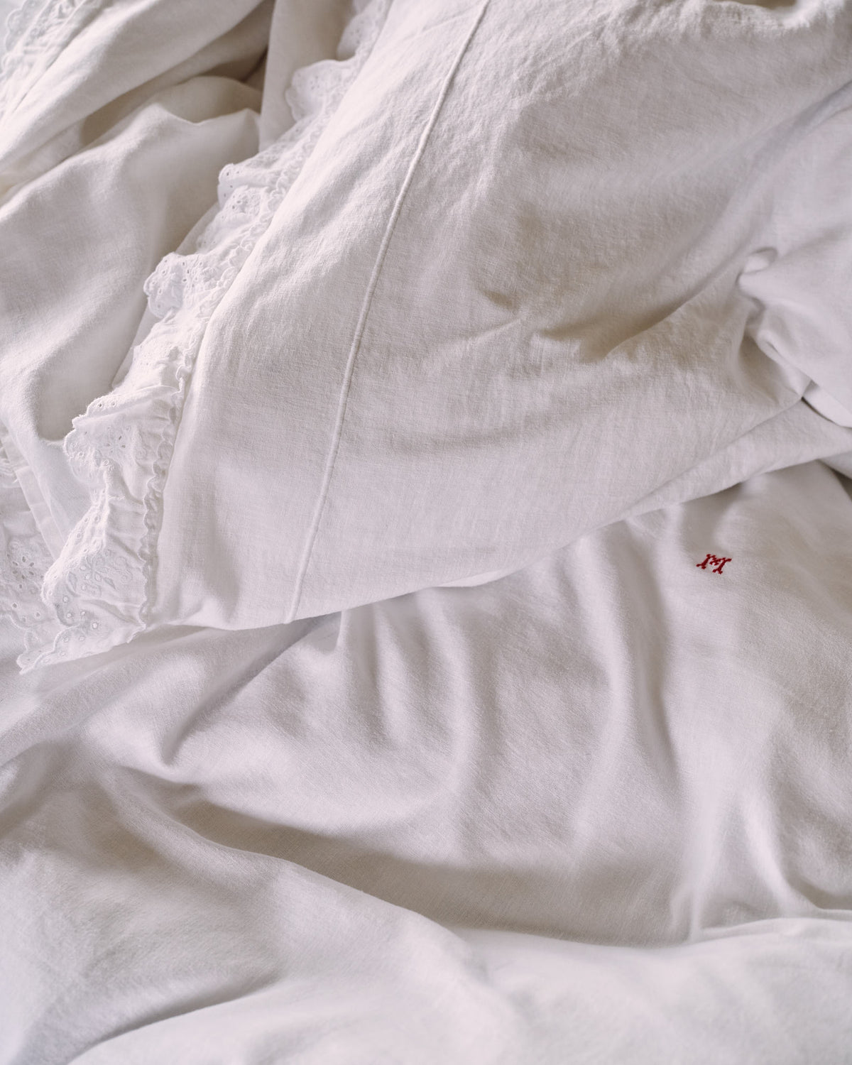 Merci - Embroidered Linen Bedding Set - 03 Ajour