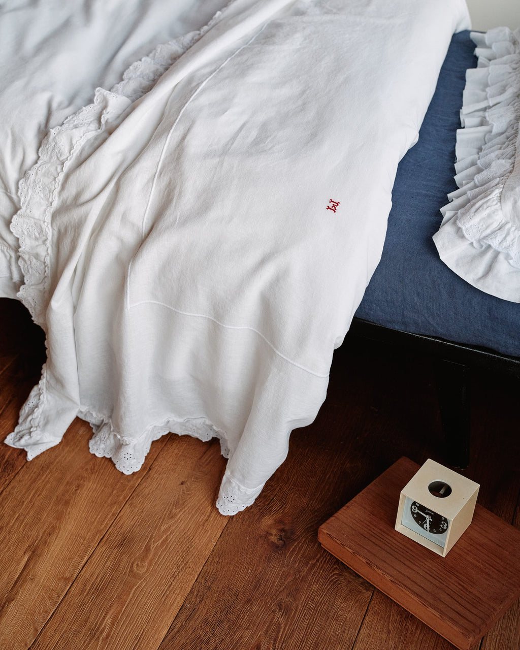 Merci - Embroidered Linen Bedding Set - 03 Ajour