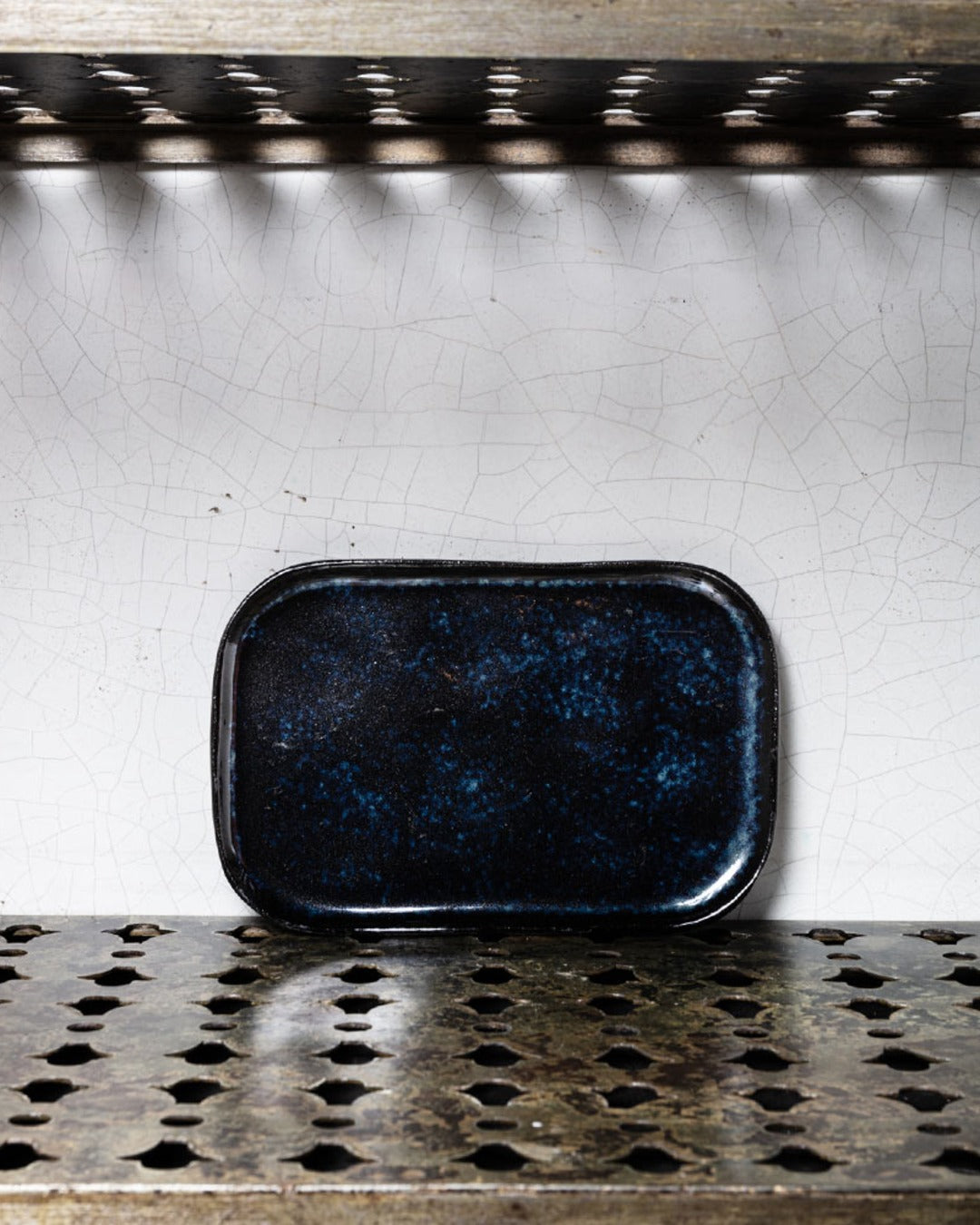 Merci x Serax - Stoneware flat plate n°2 - Ink Black