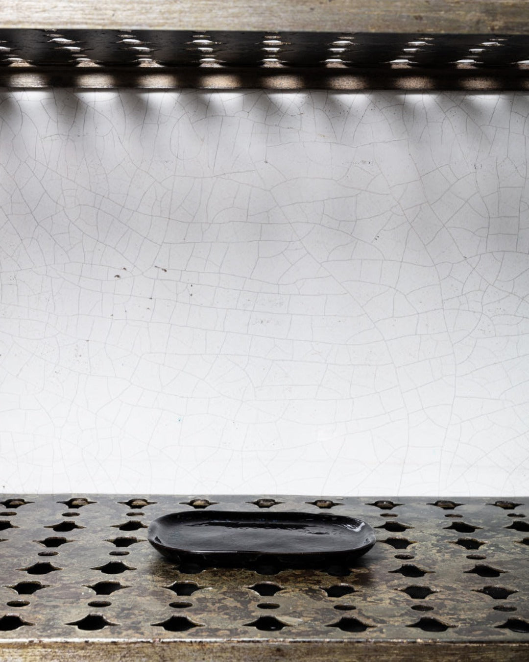 Merci x Serax - Stoneware flat plate n°3 - Ink Black