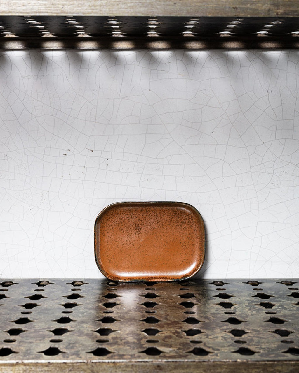 Merci x Serax - Stoneware flat plate n°3 - Ochre