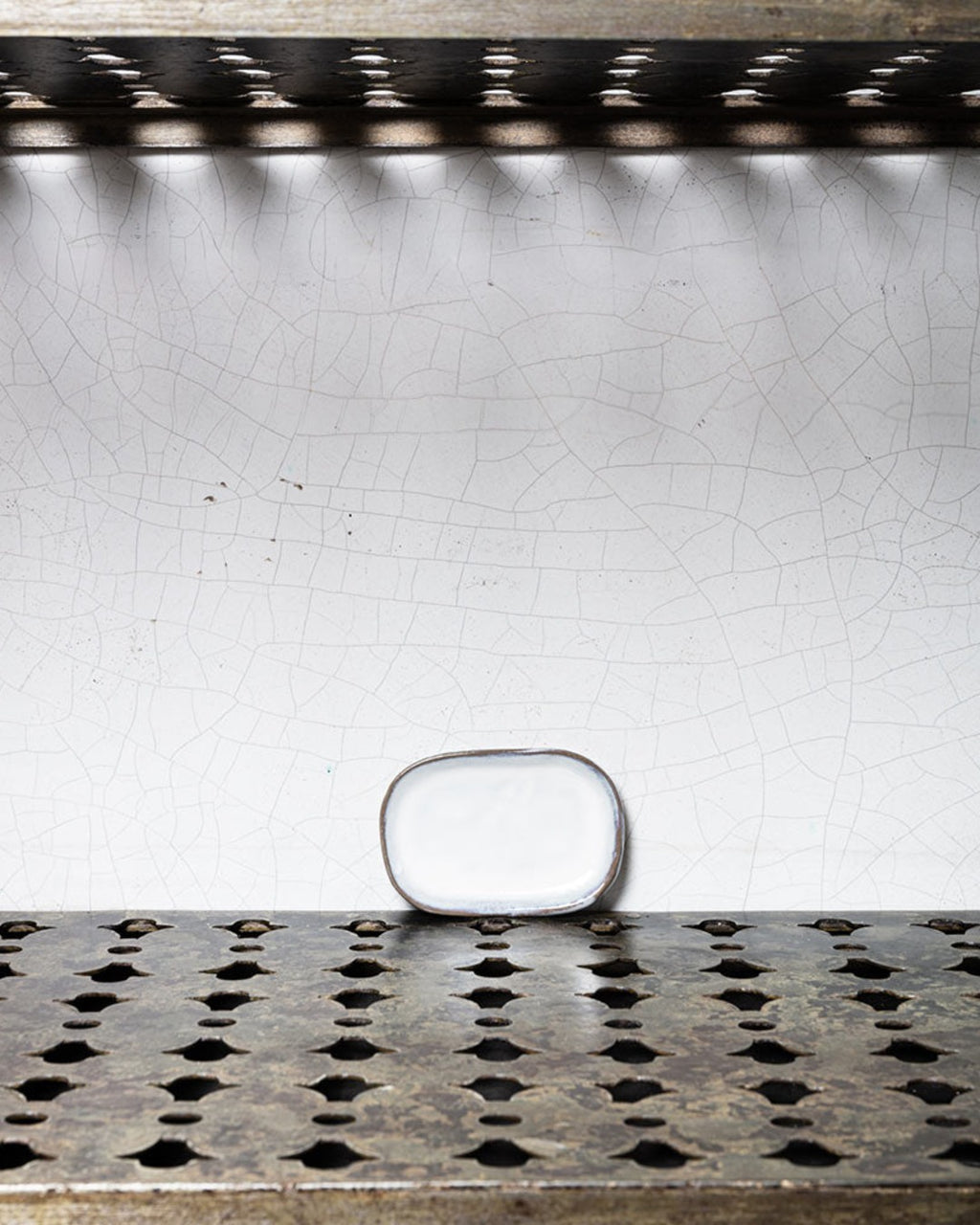 Merci x Serax - Stoneware flat plate n°4 - Mastic