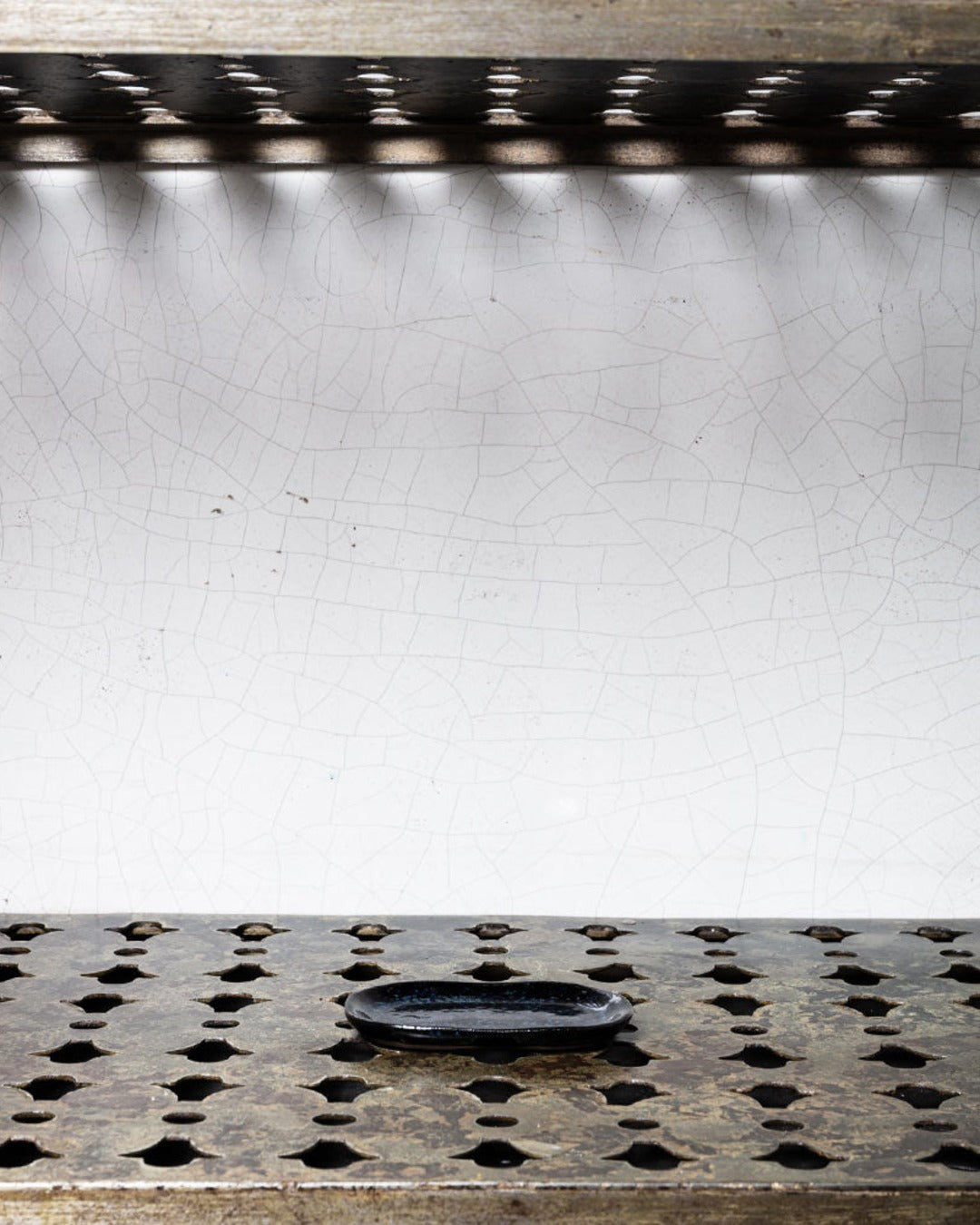 Merci x Serax - Stoneware flat plate n°4 - Ink Black
