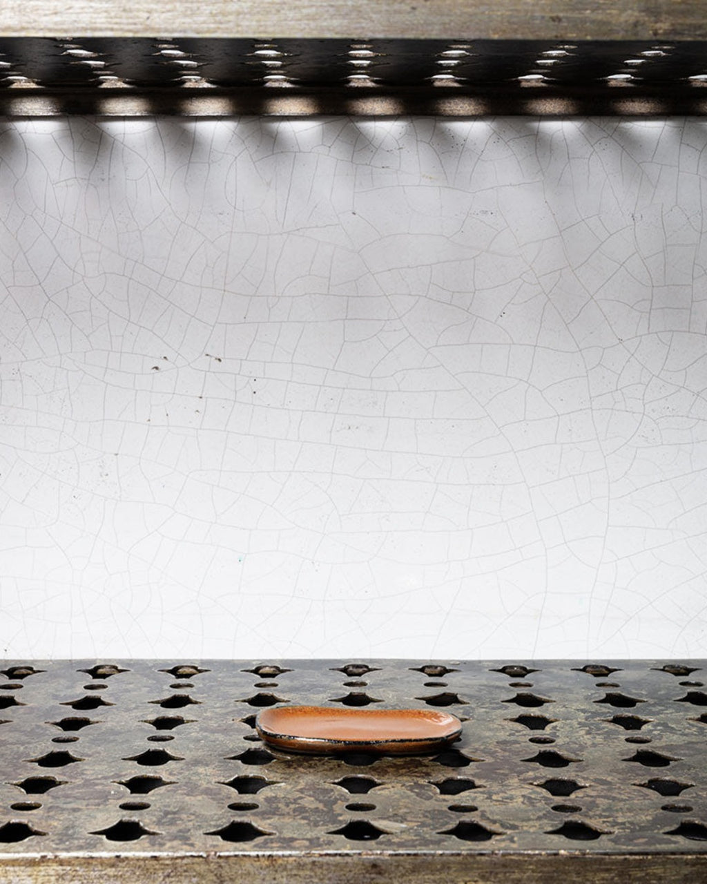 Merci x Serax - Stoneware flat plate n°4 - Ochre