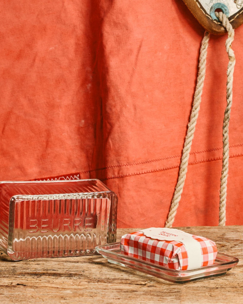 Bazar De Luxe - Glass butter dish