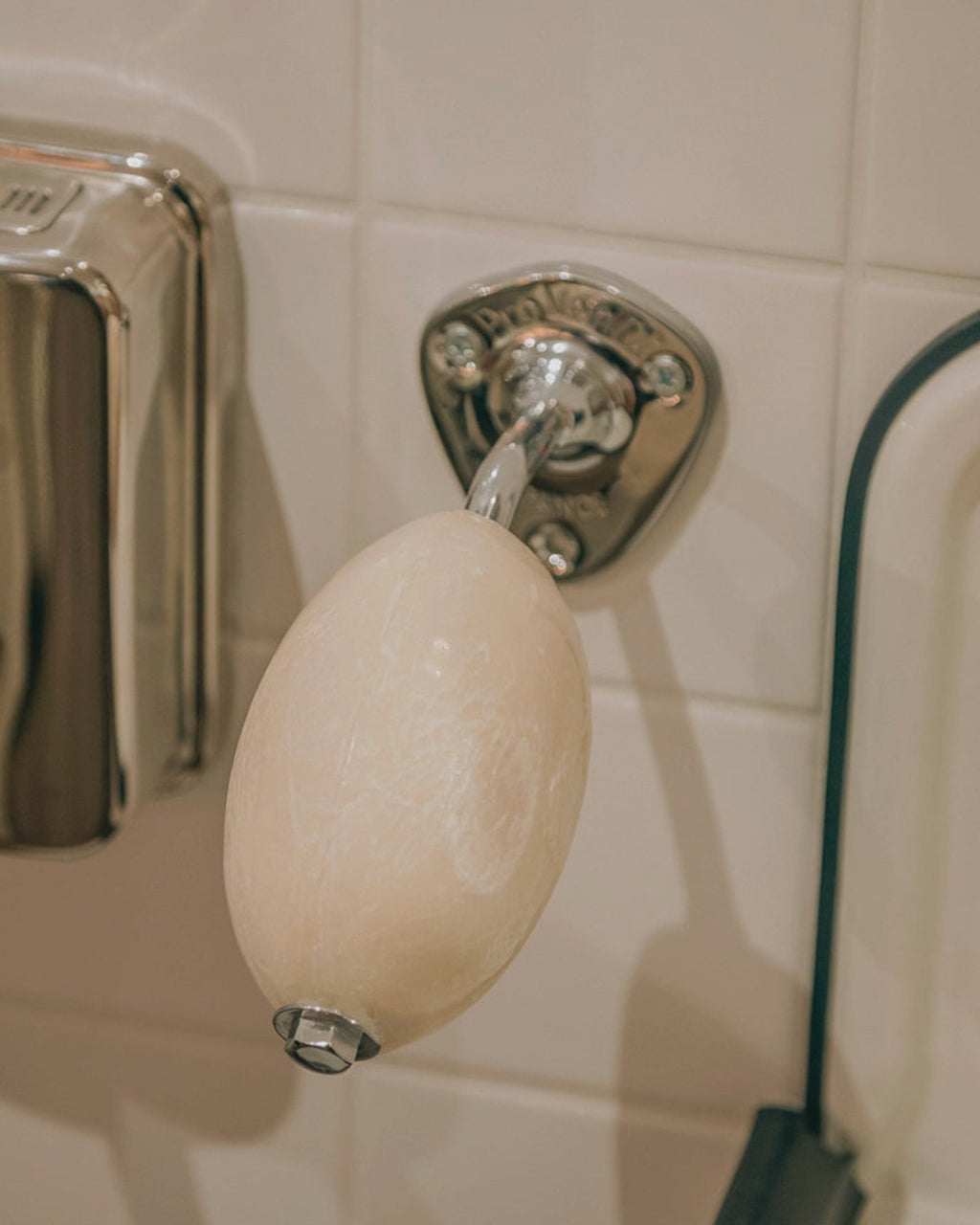 Provendi - Almond soap and soap holder