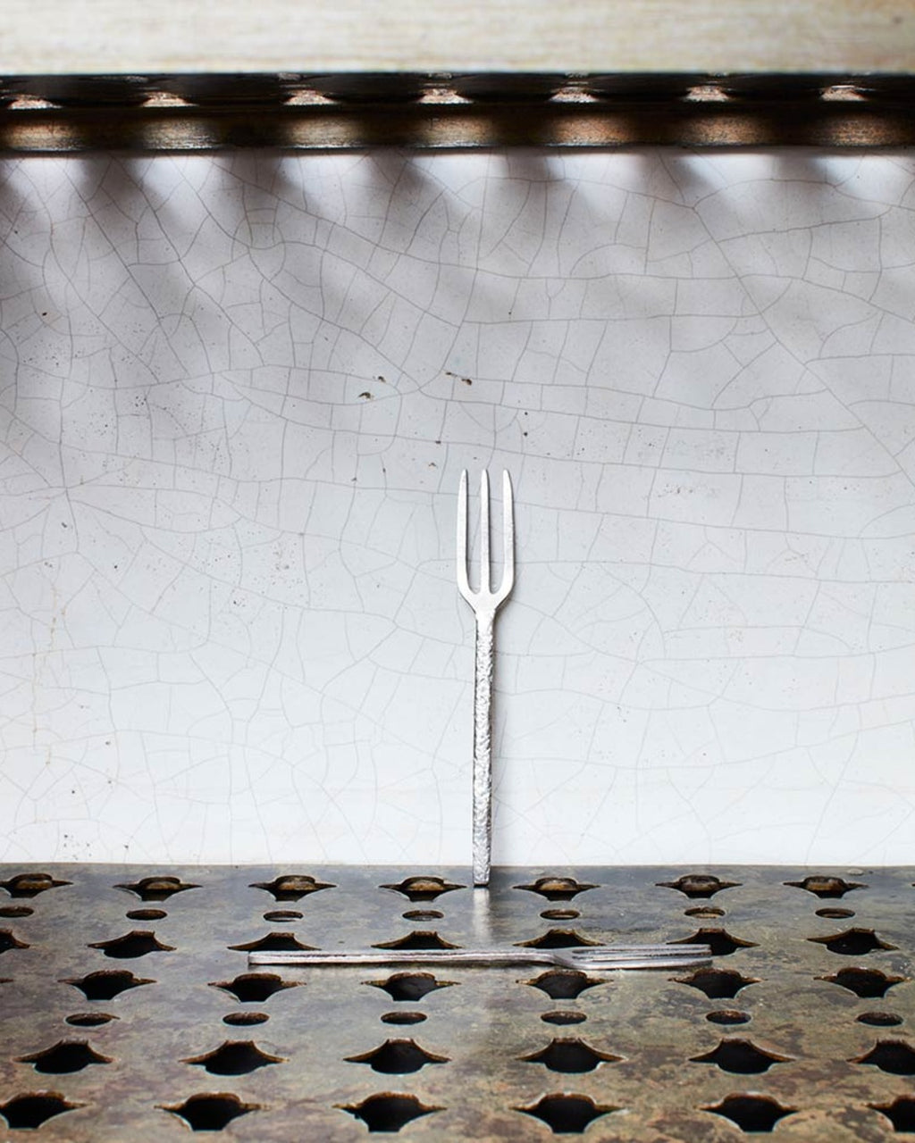 Serax - Hammered metal trident fork