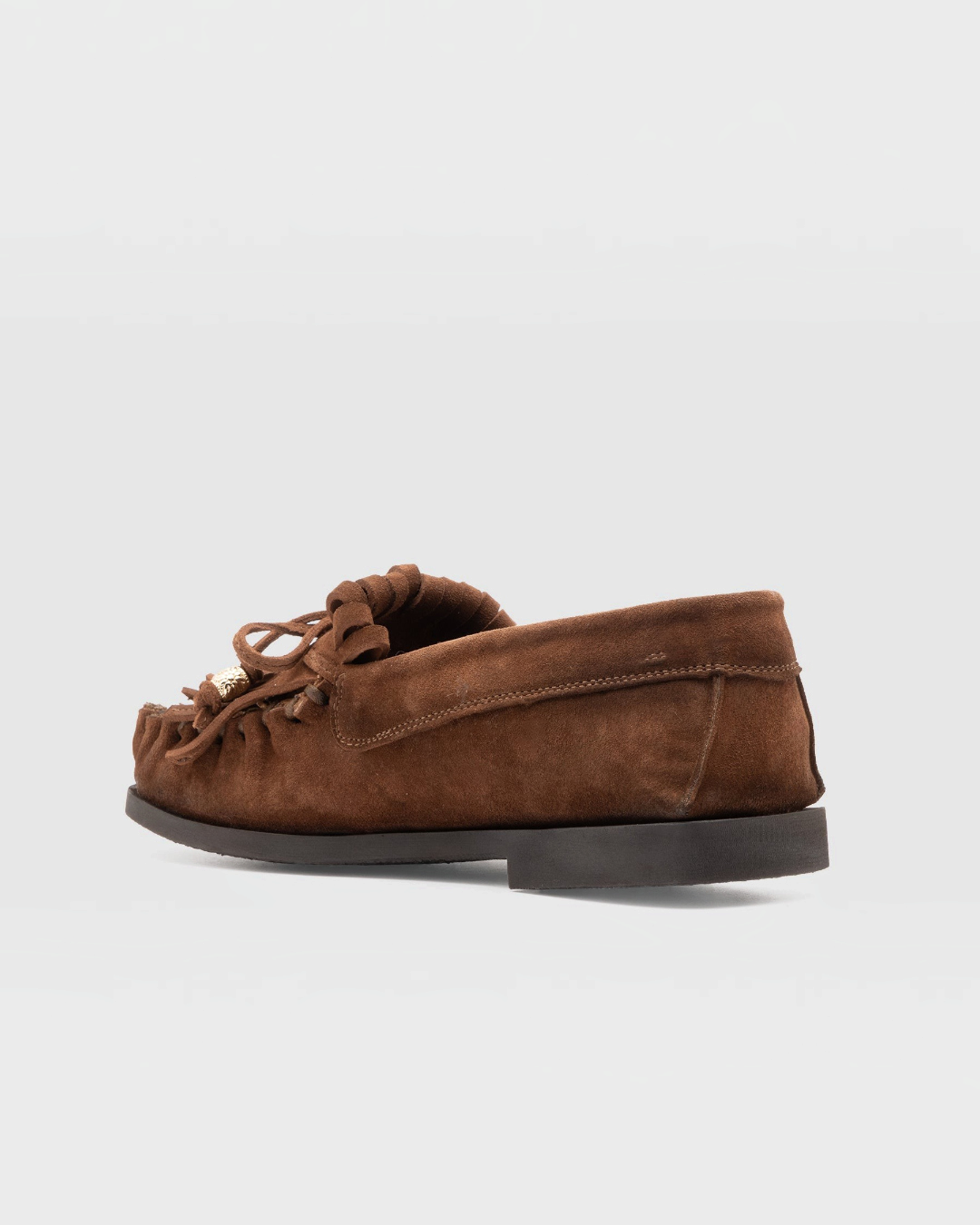 Mocassins Merci Paris Alexander Hotto en daim marron avec franges et détails décoratifs, vue latérale