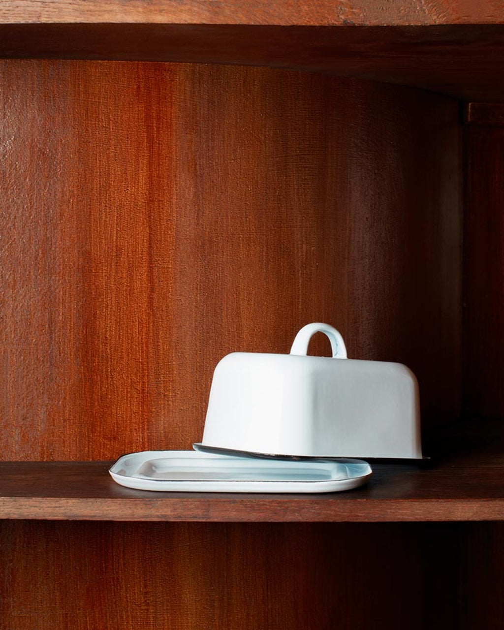 Bazar De Luxe - Enamelled butter dish - White