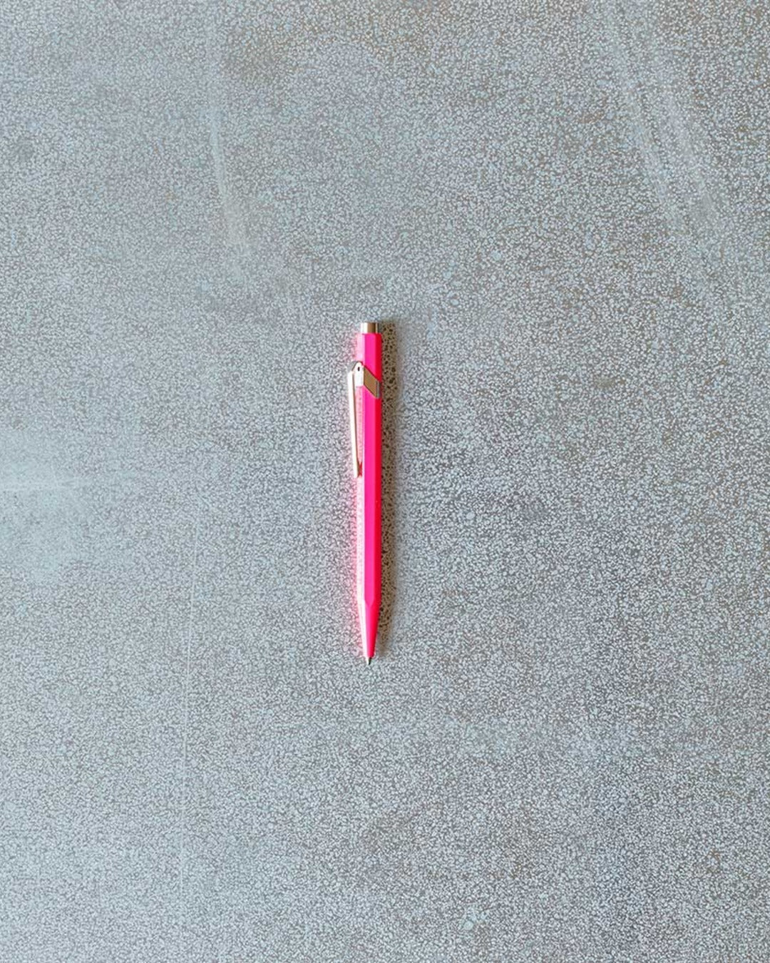 Caran D Ache - Stylo Bille - Fluo Pourpre