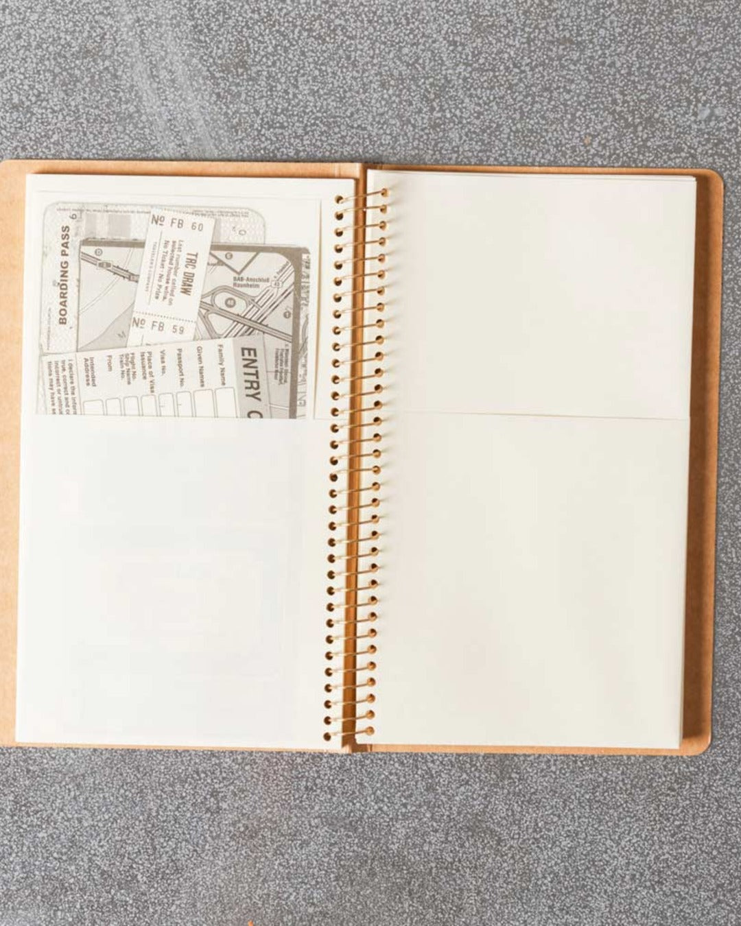 Designphil - Kraft Kangourou notebook with pockets