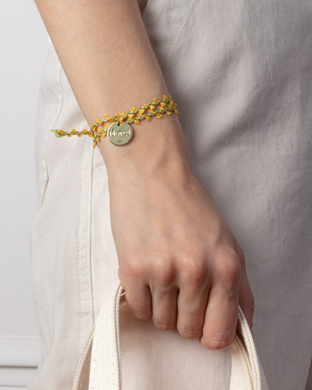 Merci - Bracelet Médaille Jardin - Fleur Jaune