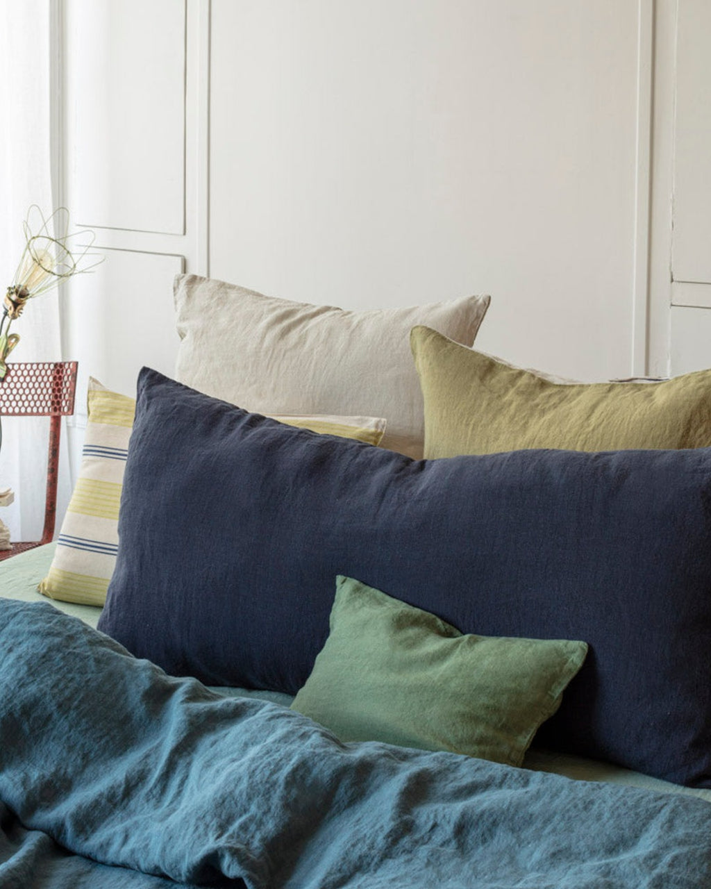 Merci - Rectangular cushion in washed linen - Ink Blue