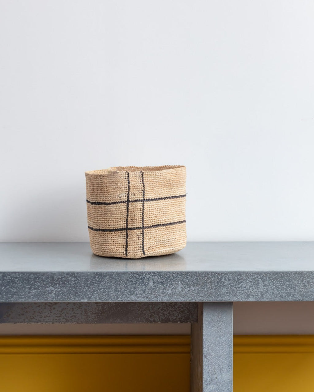 Domoina - Raffia basket - Black square