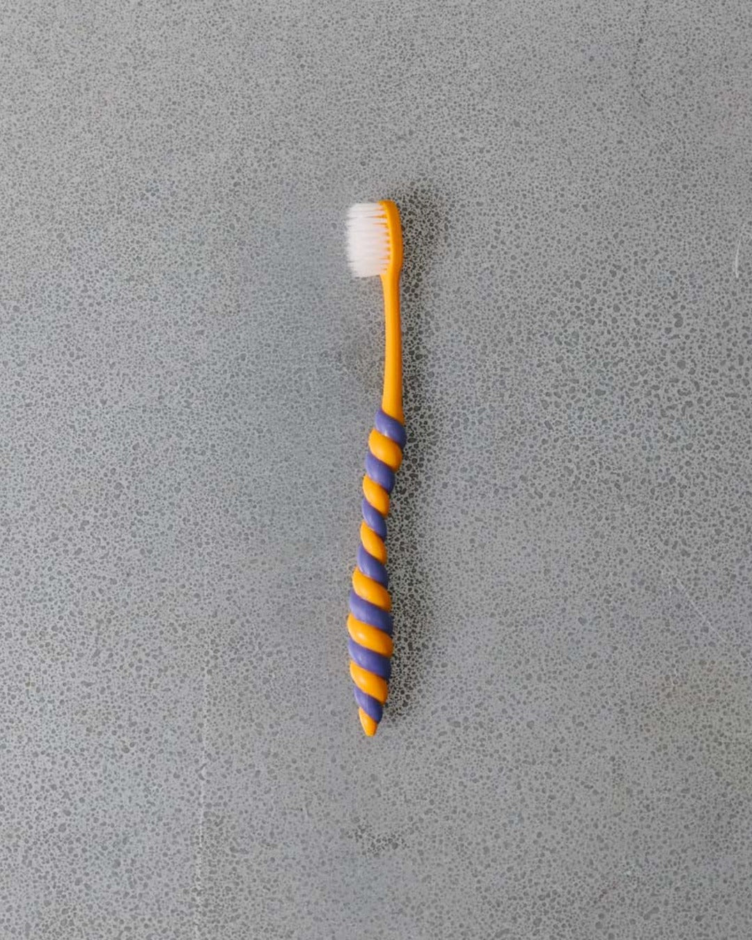 Twizzley - Toothbrush - Yellow & Navy
