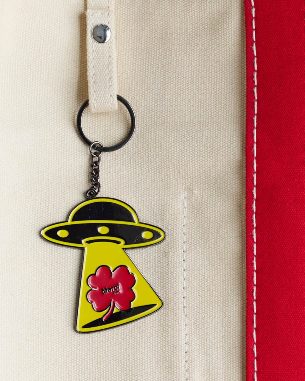 Merci - UFO metal key ring - Clover Heart