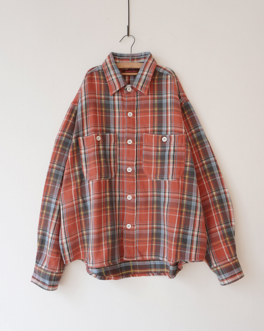 Chemise Merci Paris Dopple & Scent en coton rouge à motif tartan vintage, coupe ample avec deux poches poitrine