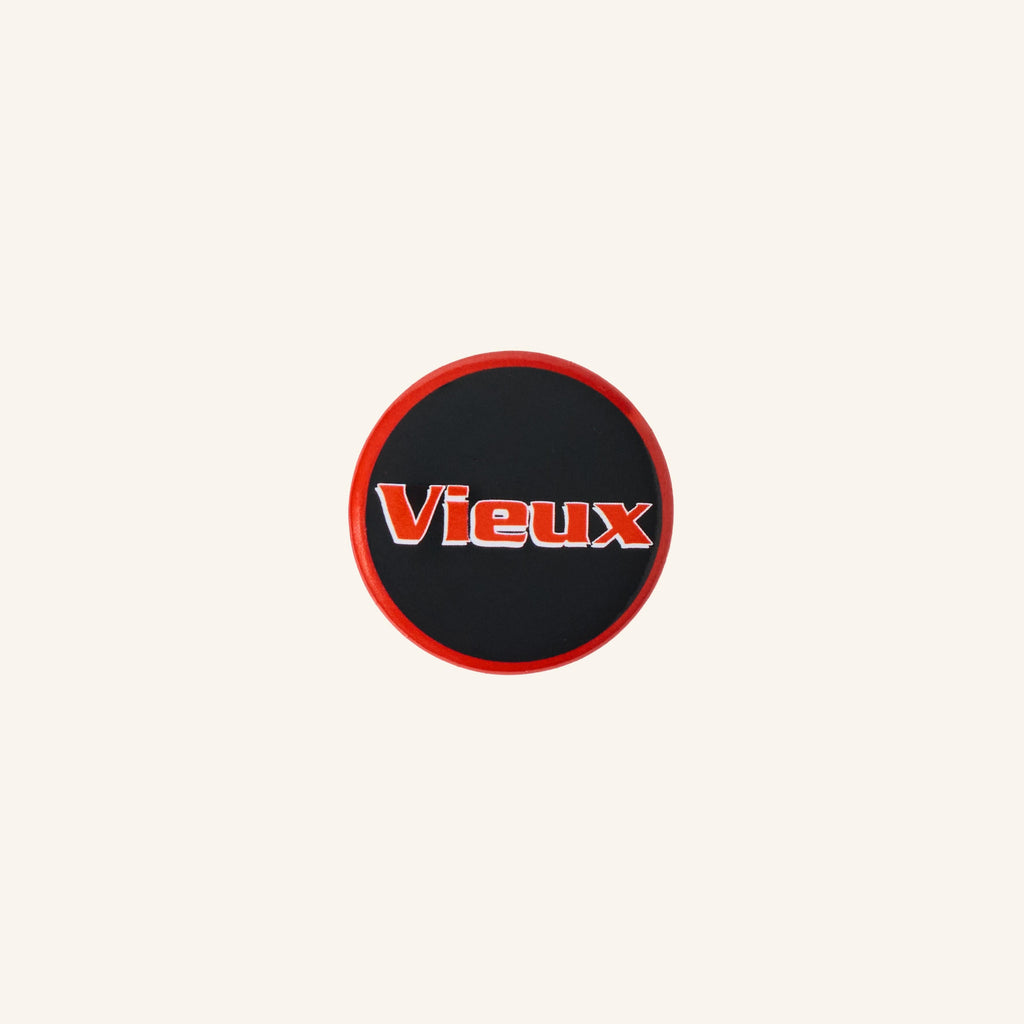 Au Vieux Campeur - Congés Payés - Badge Vieux Scrappy
