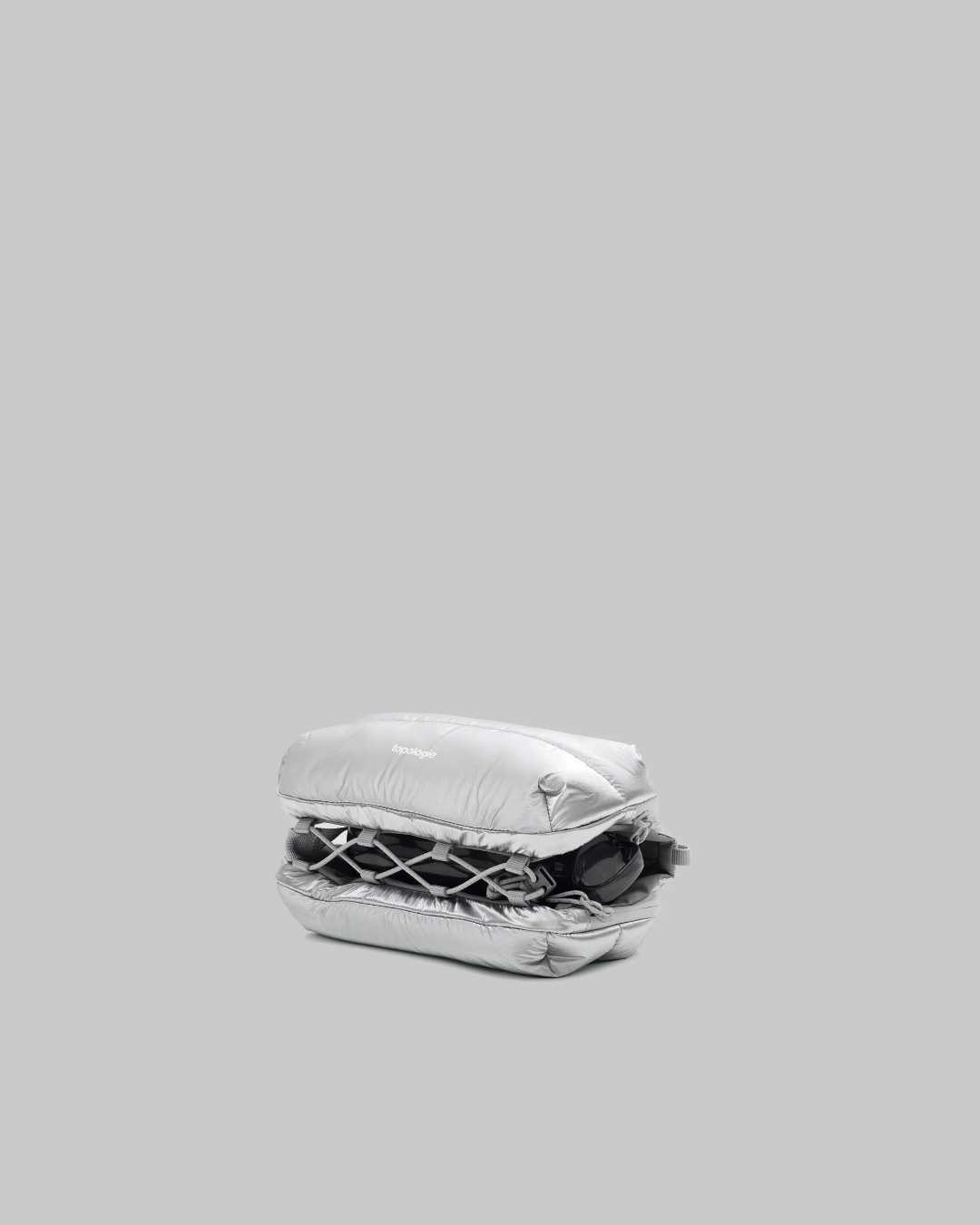 Sac bandoulière Merci Paris Topologie Bottle Sacoche Medium gris effet matelassé avec compartiment pour bouteille