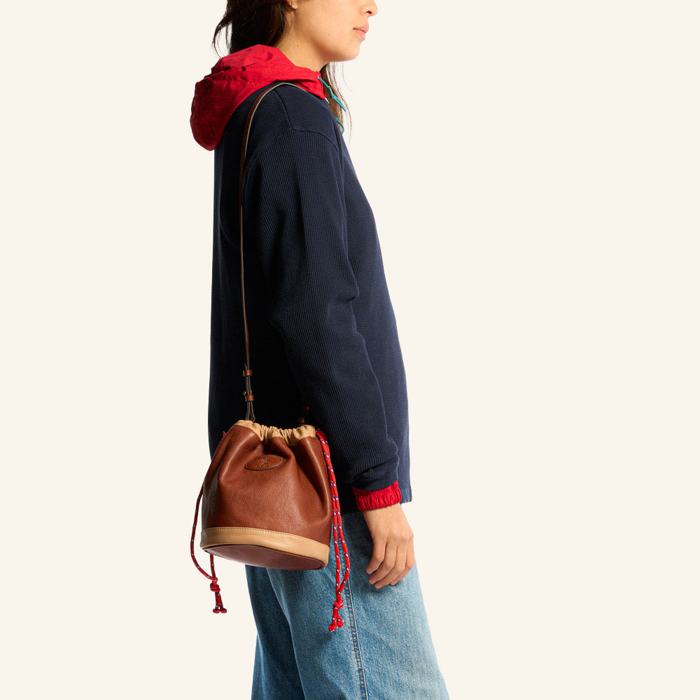 Au Vieux Campeur - Congés Payés - Sac Grimpeur En Cuir - Camel & Beige