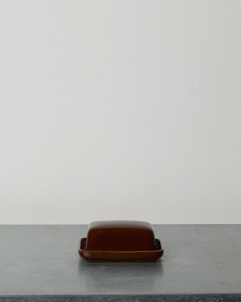 Merci - Stoneware Butter Dish - Pepper Brown