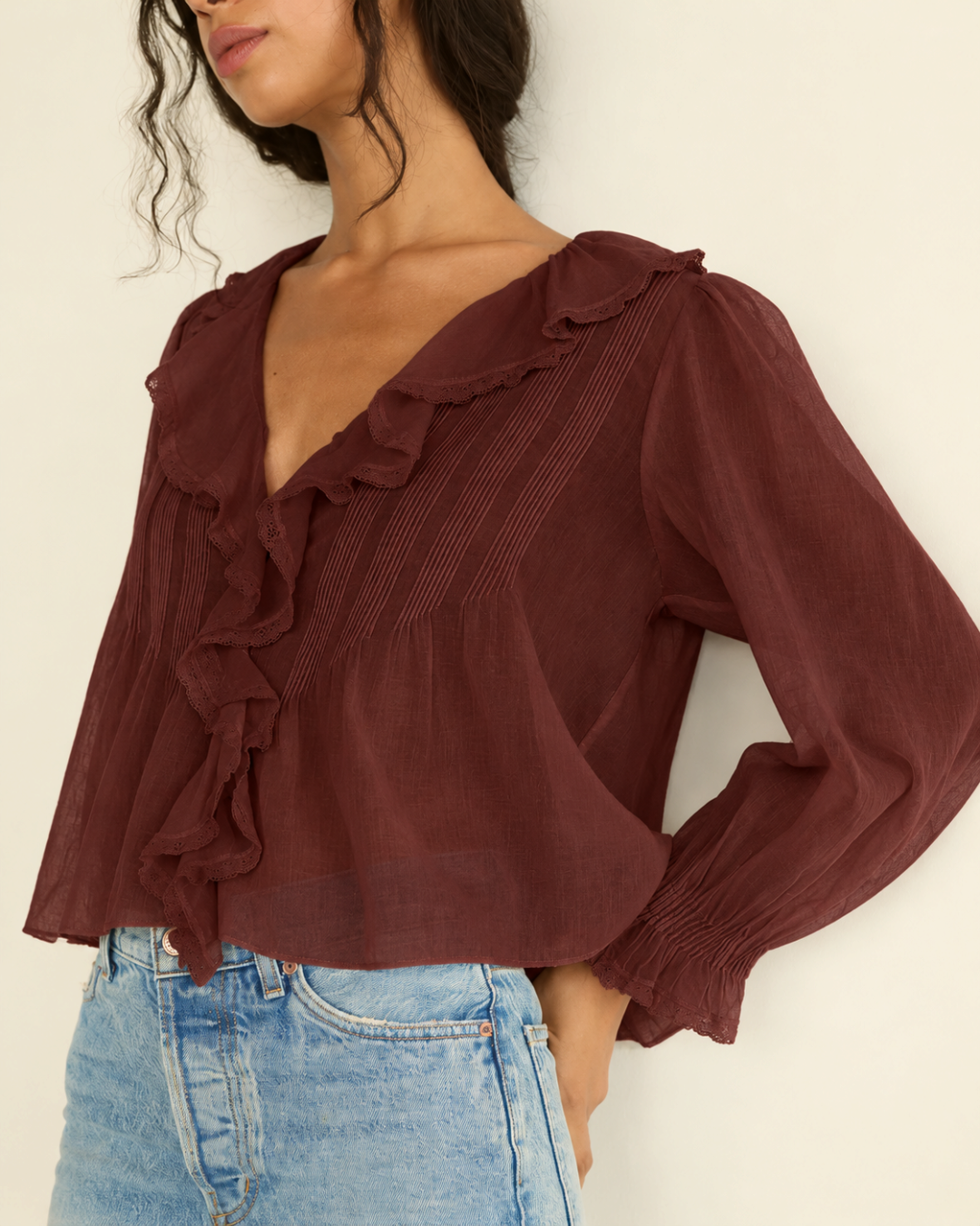 Hardy blouse Merci Paris red in organic cotton voile with lace ruffles and long voluminous sleeves